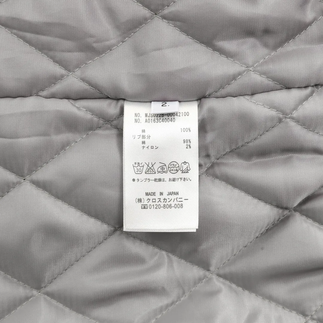 P530 Thom Browne/Thom Browne four-bar baseball jacket is particularly popular this year. Baseball jackets are available at all levels of the market (you must compare the details). The most powerful quality control. Production and research of baseball uniforms for 7 years. Exquisite details. With it, you are the most handsome boy in the world. The lacquered surface is fully flat with four-button buttons (buttons with LOGO). The fabric is customized and shipped for more than a month. It is not ready-made on the market. It is made of woolen blended fabric and is custom-woven and dyed. It has high color fastness. It is recommended to hand wash or dry clean it for the first time. "Knitted ribbing at the hem", the lining is made of silky and delicate cupro fiber material, which can be worn directly next to the body. It is extremely comfortable, a heavy-weight item, purchase version! Size：XS-L